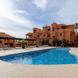 https://resort-royal-marbella-golf.1costadelsol.com