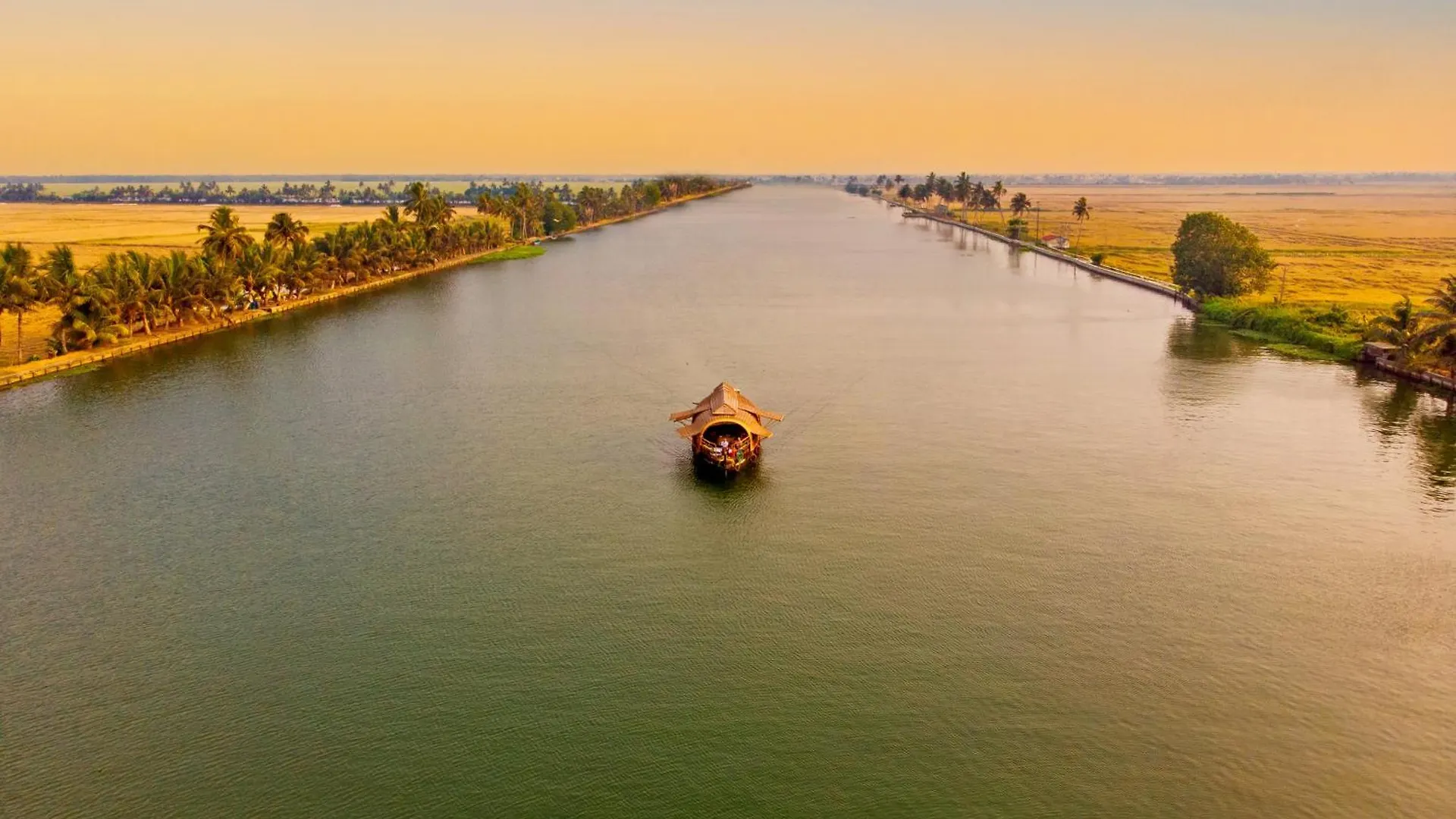 Botel Spice Coast Cruises - Houseboat, A Cgh Earth Experience Hotel Alappuzha