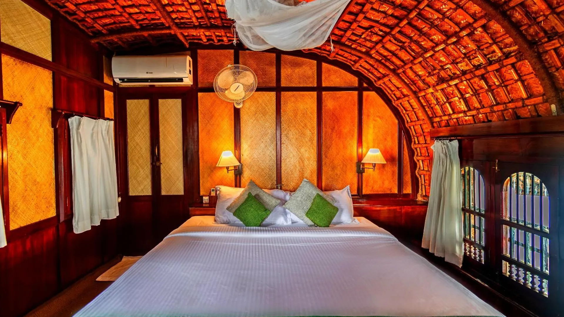 Spice Coast Cruises - Houseboat, A Cgh Earth Experience Hotel Alappuzha 5*,  India