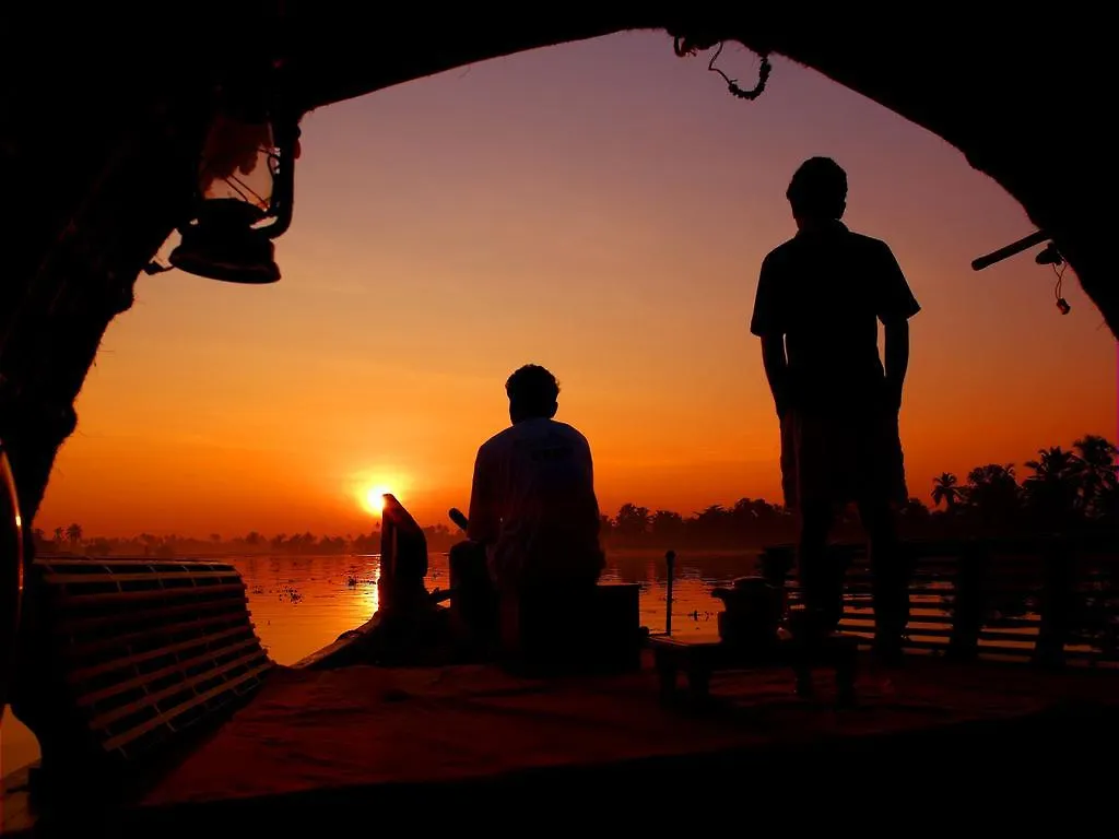 Botel Spice Coast Cruises - Houseboat, A Cgh Earth Experience Hotel Alappuzha